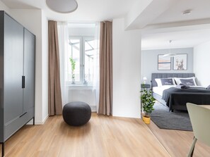 Suite L with balcony | Free WiFi, bed sheets
