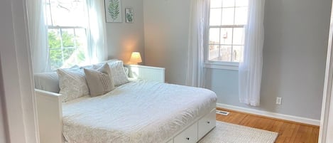 3 bedrooms, desk, iron/ironing board, travel cot