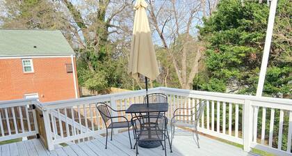 The Green House - 3 bedrooms on friendly street
