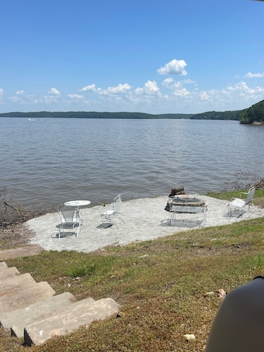 Cabin 2 on Stony Point