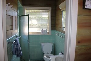 Shower, hair dryer, towels, soap - Cabin 2 on beautiful Grand lake! Great for fishing, swimming and boating.  (Dennis)