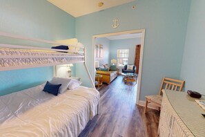 2 Schlafzimmer, Bügeleisen/Bügelbrett, kostenloses WLAN