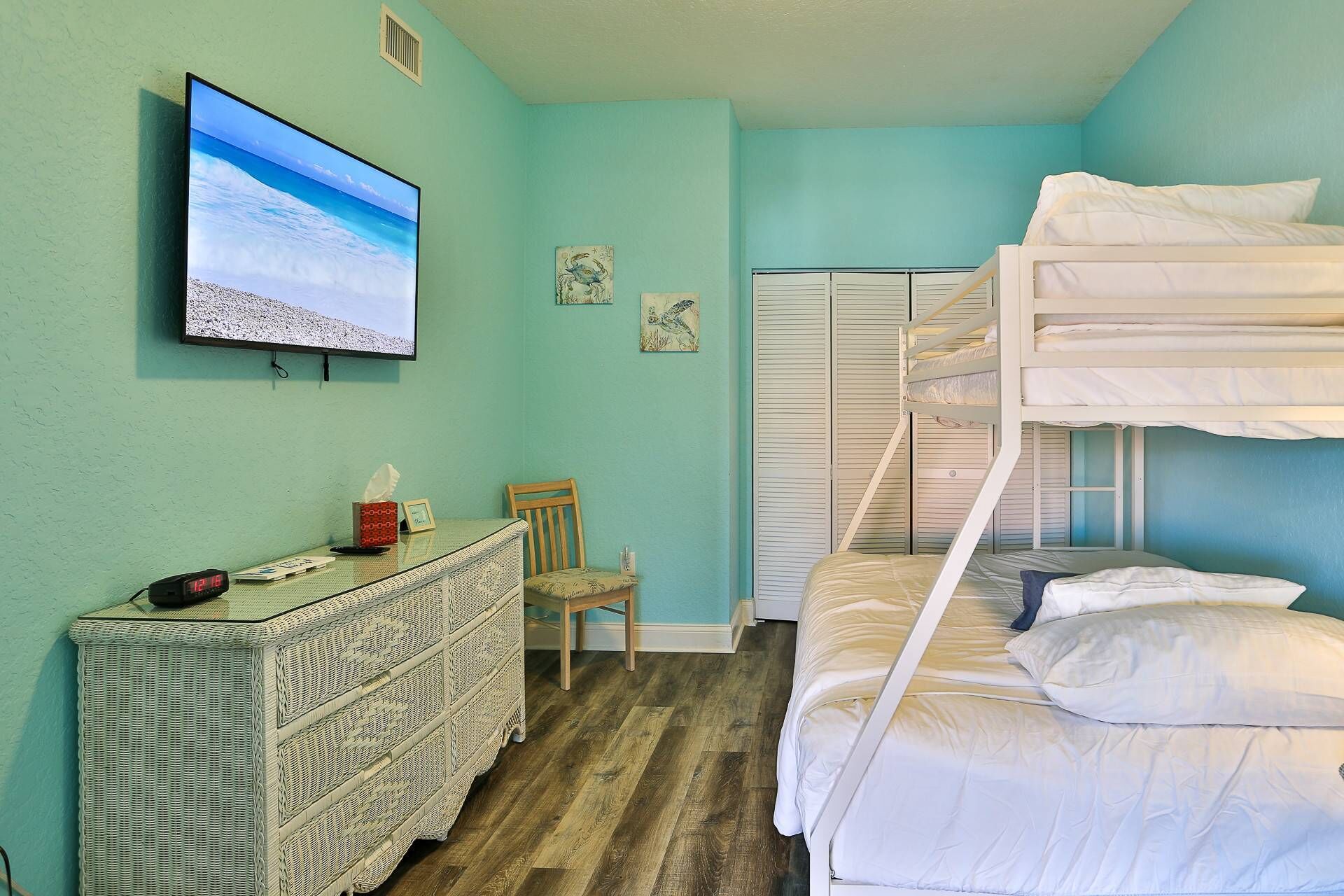 Welcome To Treasure Island. Heated Pool and Hot Tub. A Perfect Florida Vacation!