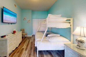 2 bedrooms, iron/ironing board, free WiFi