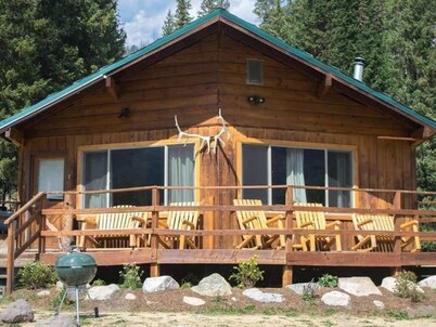 Comfortable size house overlooking the town of Silver Gate