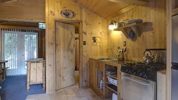 Kühlschrank, Kochgeschirr/Geschirr/Besteck