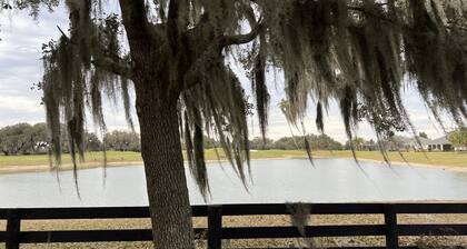 SPACIOUS VILLA WITH GOLF CART CLOSE TO LAKE SUMTER LANDING NO EXTRA GUEST FEES !