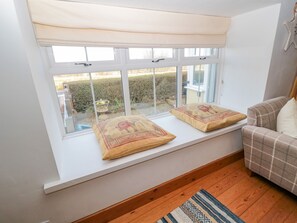 Cottage | Individually decorated, individually furnished