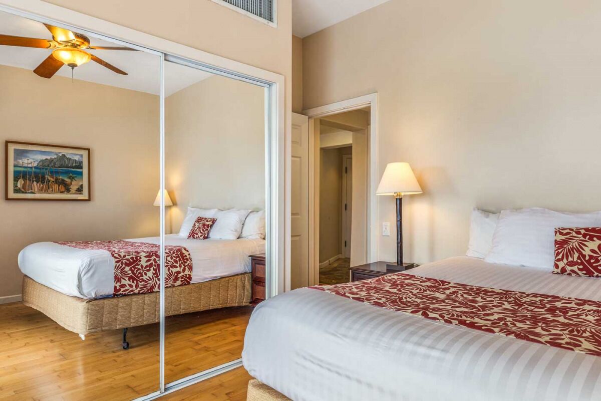 Kailua-Kona Getaway! 2 Convenient Units, 2 Pools, Free Parking, Tennis Courts