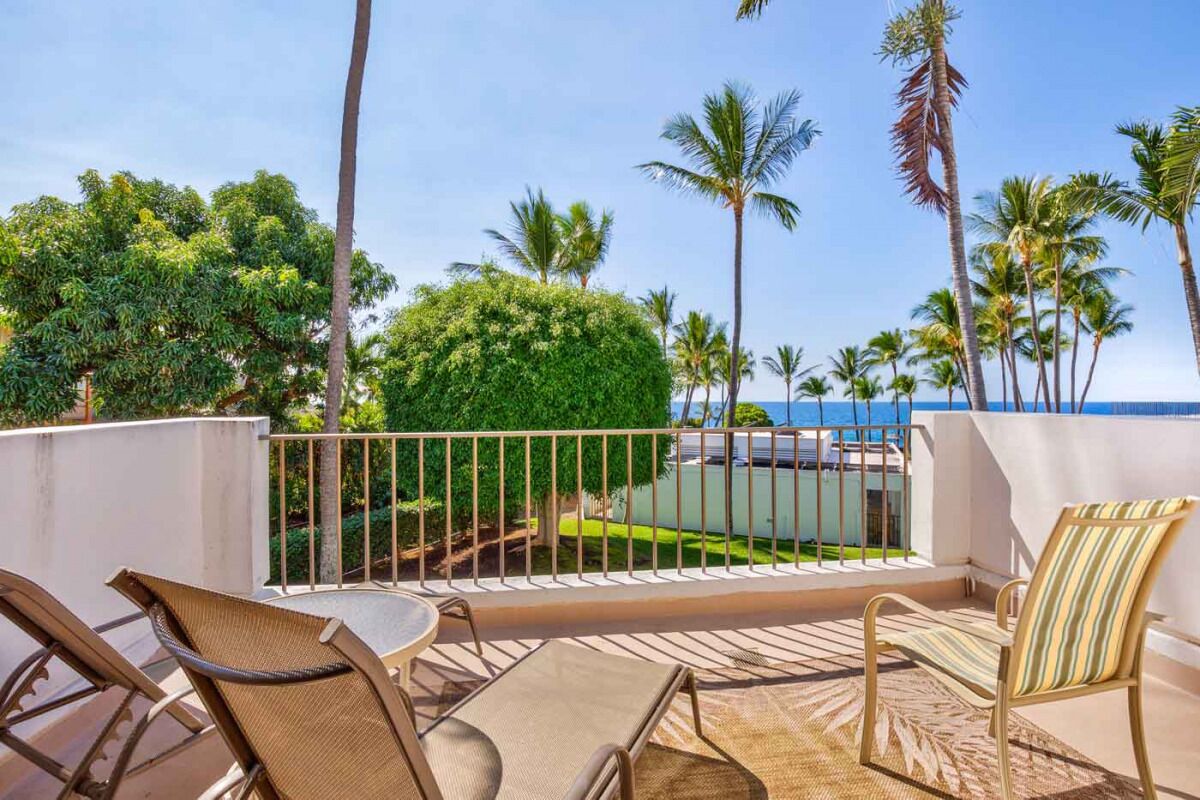 Breathtaking Location! Oceanfront Property, Tennis Courts, 2 Pools, Free Parking