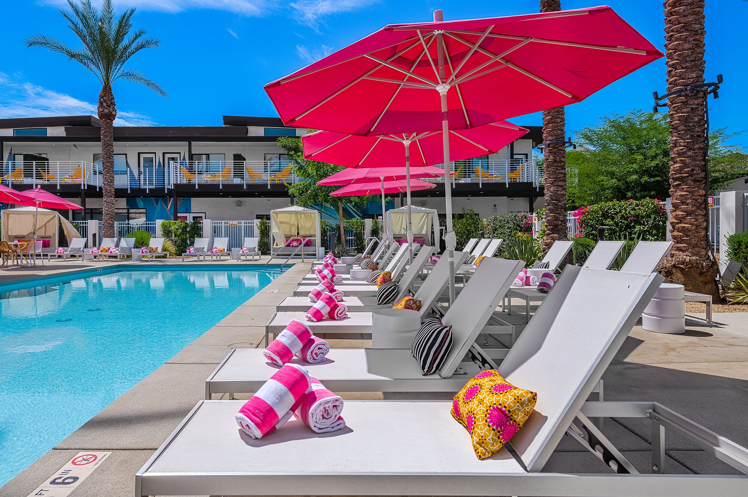 Outdoor pool, open 7:00 AM to midnight, cabanas (surcharge)