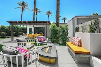 Premium Studio Suite | Premium bedding, pillowtop beds, in-room safe, individually decorated at The Paloma Resort