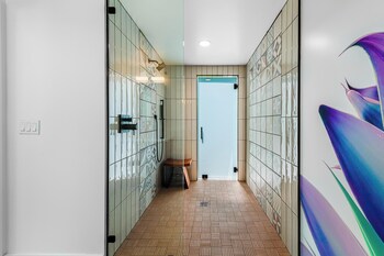 Premium Studio Suite | Bathroom shower at The Paloma Resort