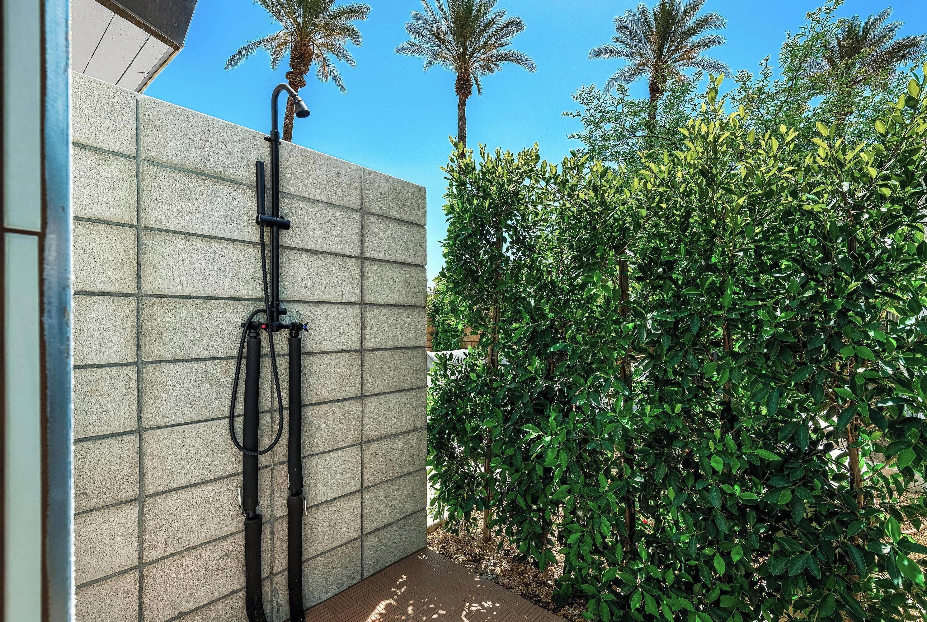 premium studio suite | bathroom shower