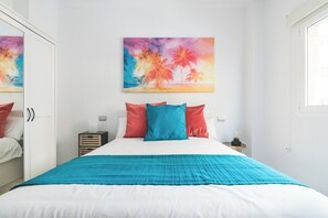 2 habitaciones, escritorio, tabla de planchar con plancha y wifi 