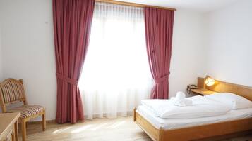 1 bedroom, laptop workspace, free WiFi, bed sheets
