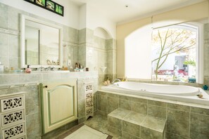 Shower, jetted bath, hair dryer, soap