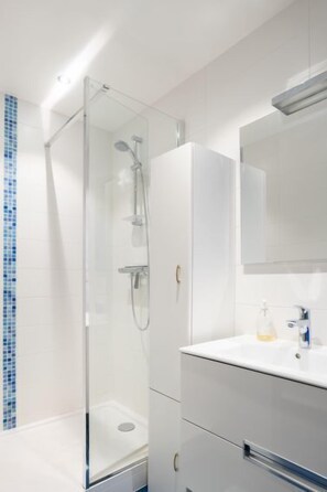 Hair dryer, towels