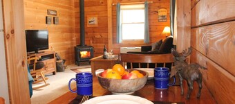 Romantic One-Bedroom Cabin Near Smuggler's Notch