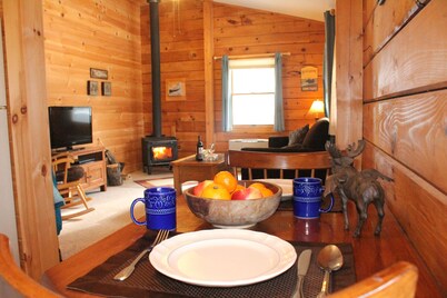Romantic One-Bedroom Cabin Near Smuggler's Notch