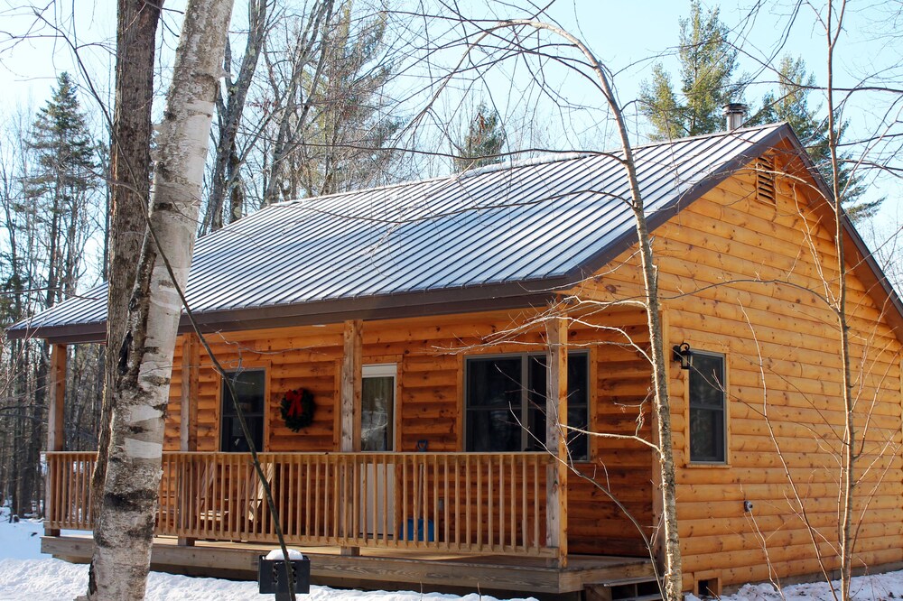 Romantic One-Bedroom Cabin Near Smuggler's Notch