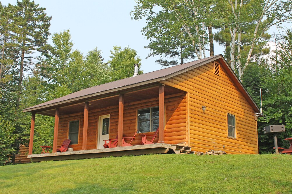 Cozy Two Bedroom Cabin Near Smuggler's Notch