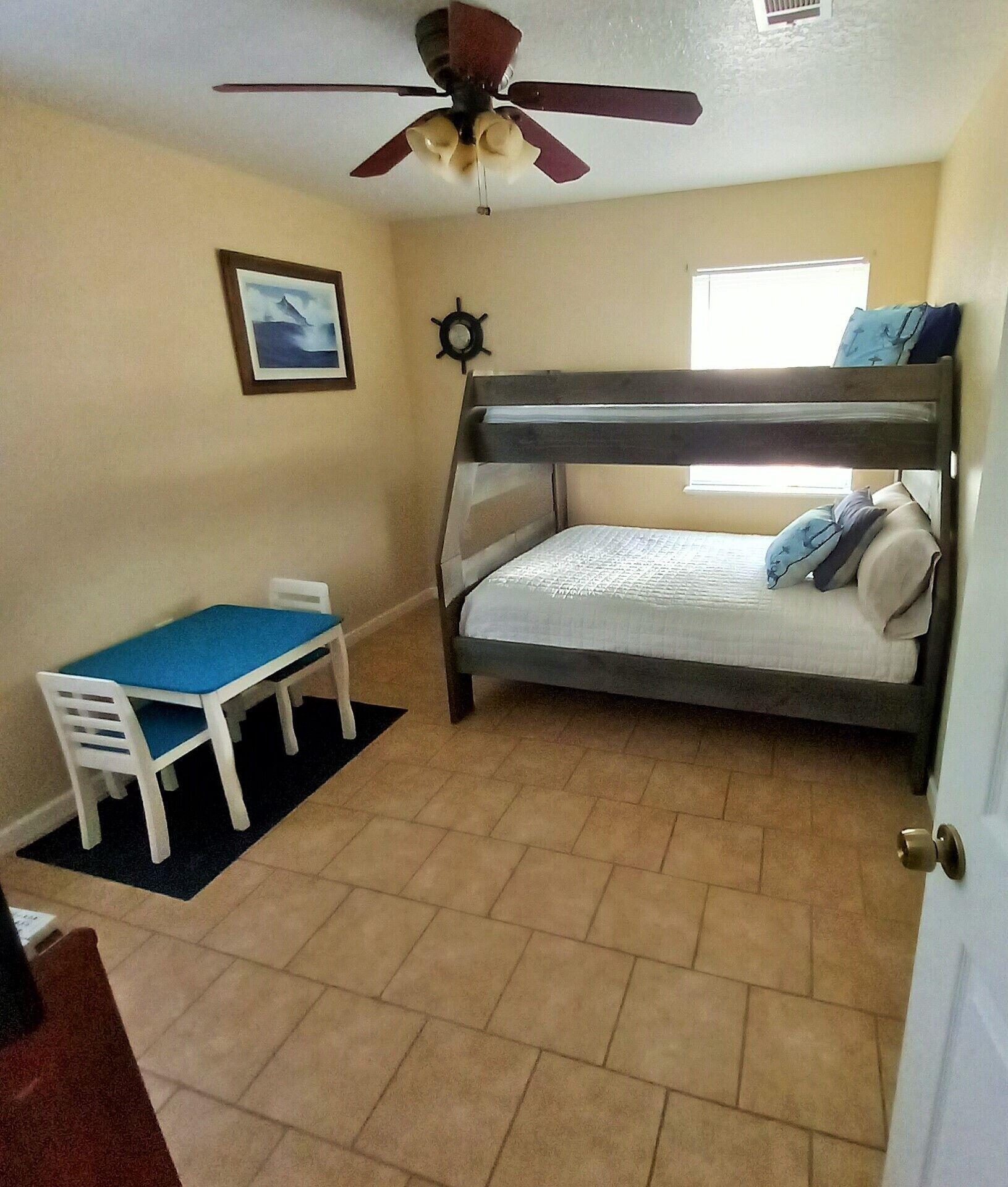 Small cottage home, only 1/2 mile from the beach! 