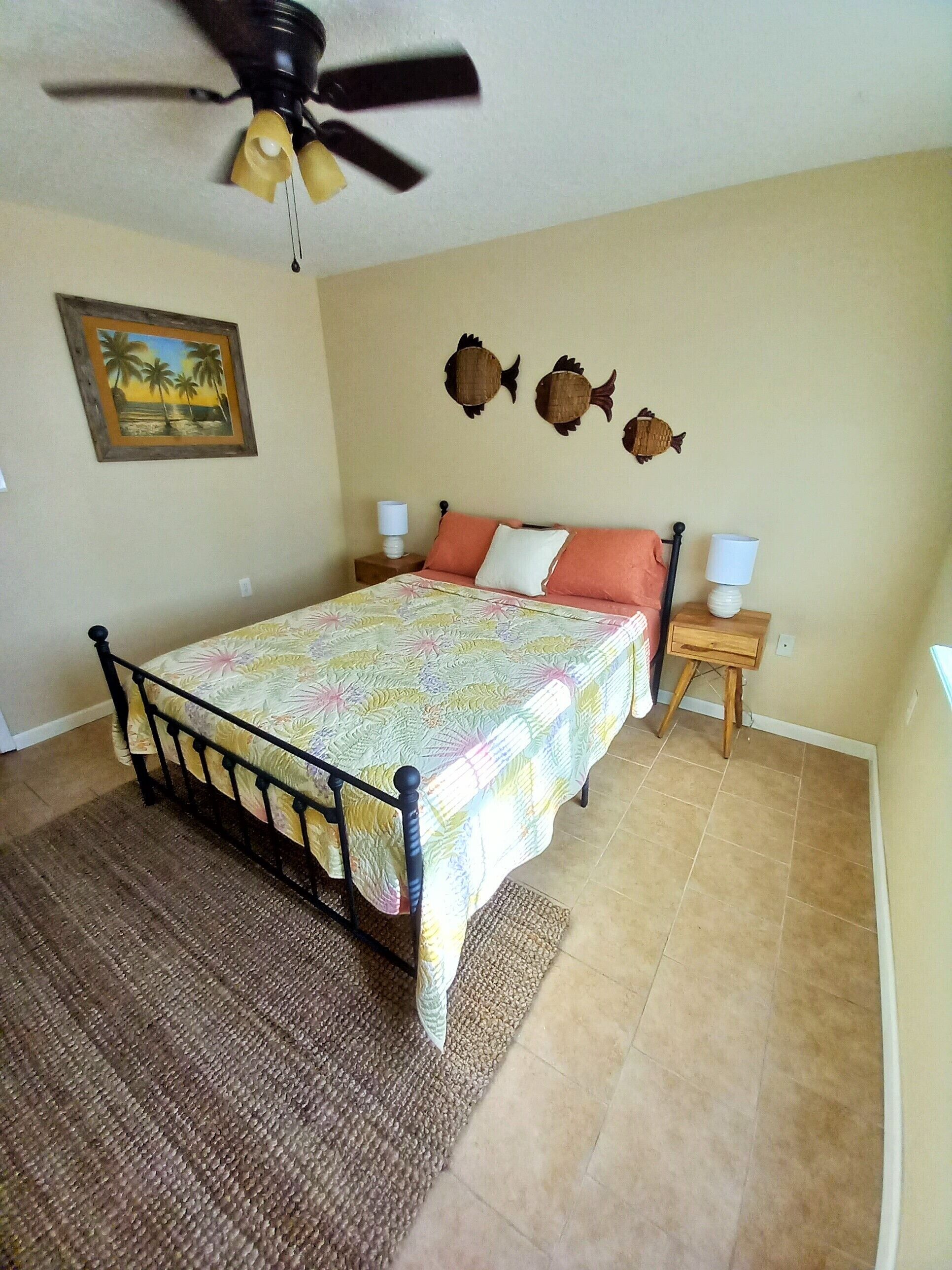 Small cottage home, only 1/2 mile from the beach! 