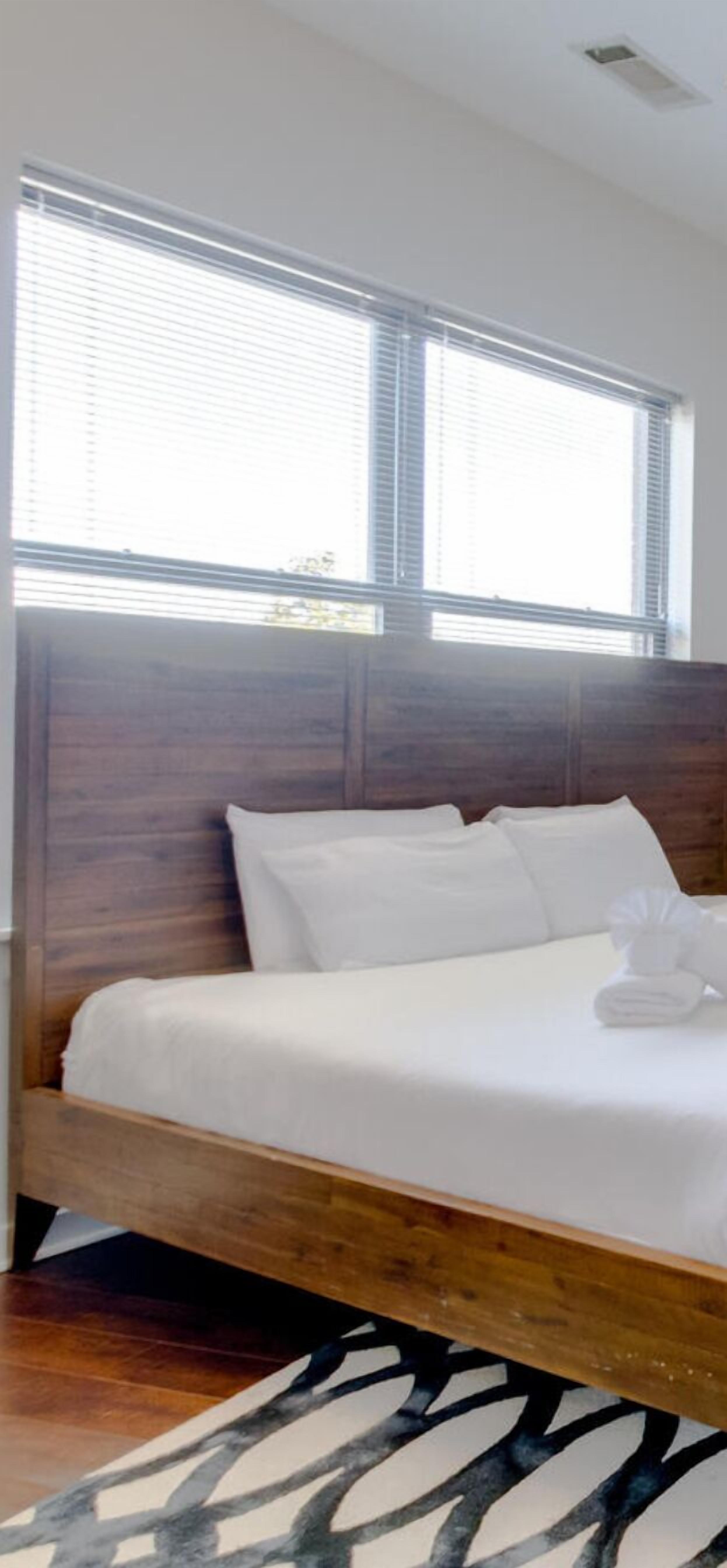 FRESH & SLEEK ✦ MINIMALIST SYLE ✦ NEAR BELMONT