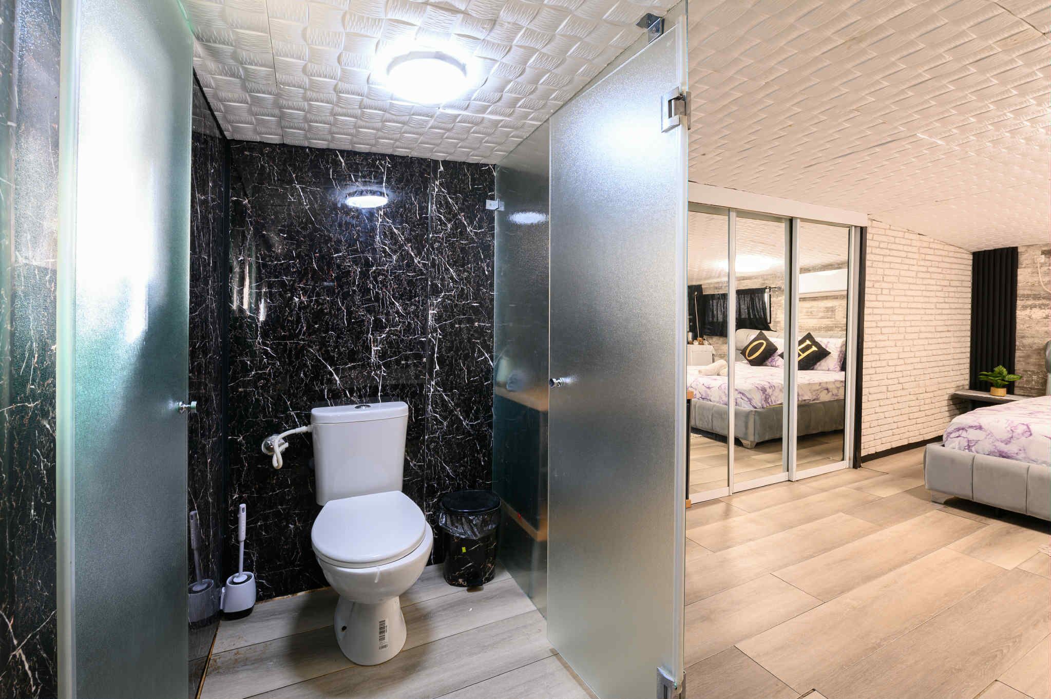 Shower, jetted bath
