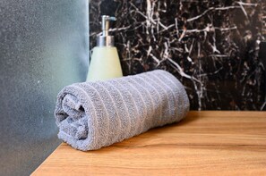 Ducha y bañera de hidromasaje