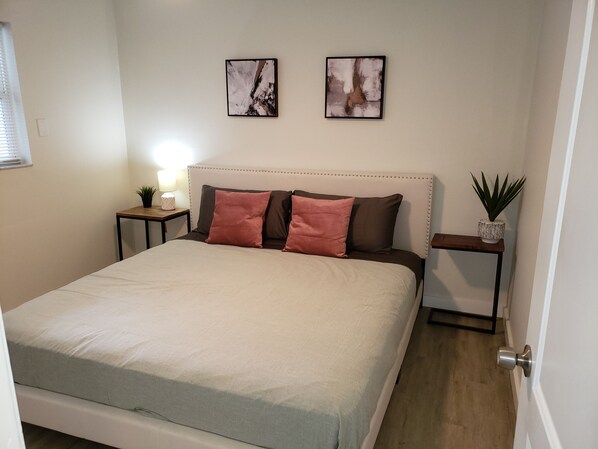 2 bedrooms, iron/ironing board, free WiFi, bed sheets