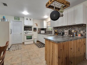 冷蔵庫、電子レンジ、オーブン、食器洗い機