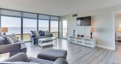 Updated 3rd Floor Oceanfront Condo on the Boardwalk w/Pool