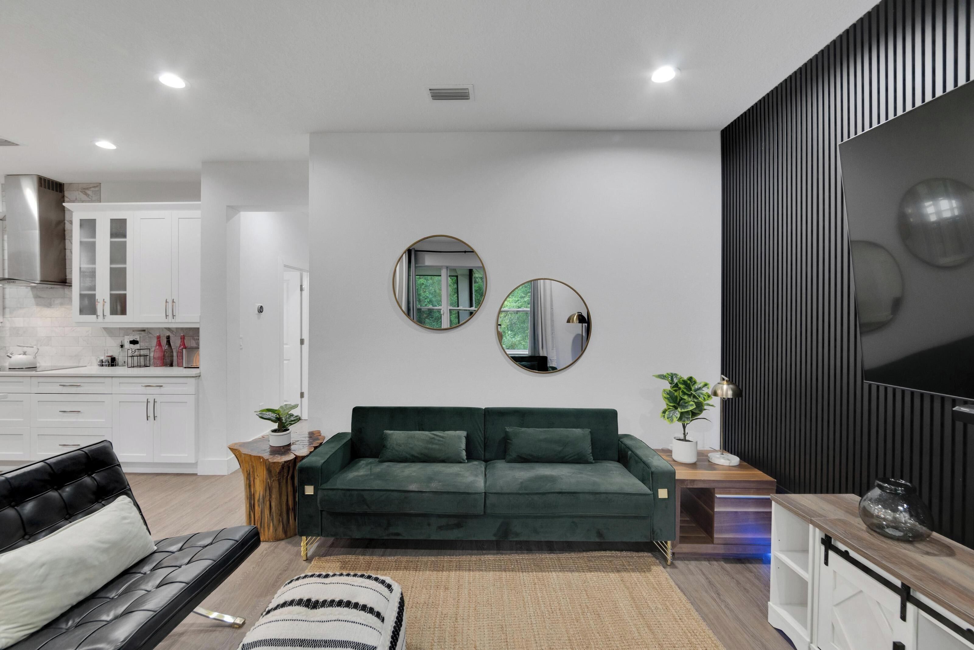 Beautiful Lutz Property close to USF and all major Tampa attractions