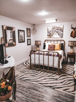 Interior - The Perfect Location! In Jefferson TX. (Jefferson)