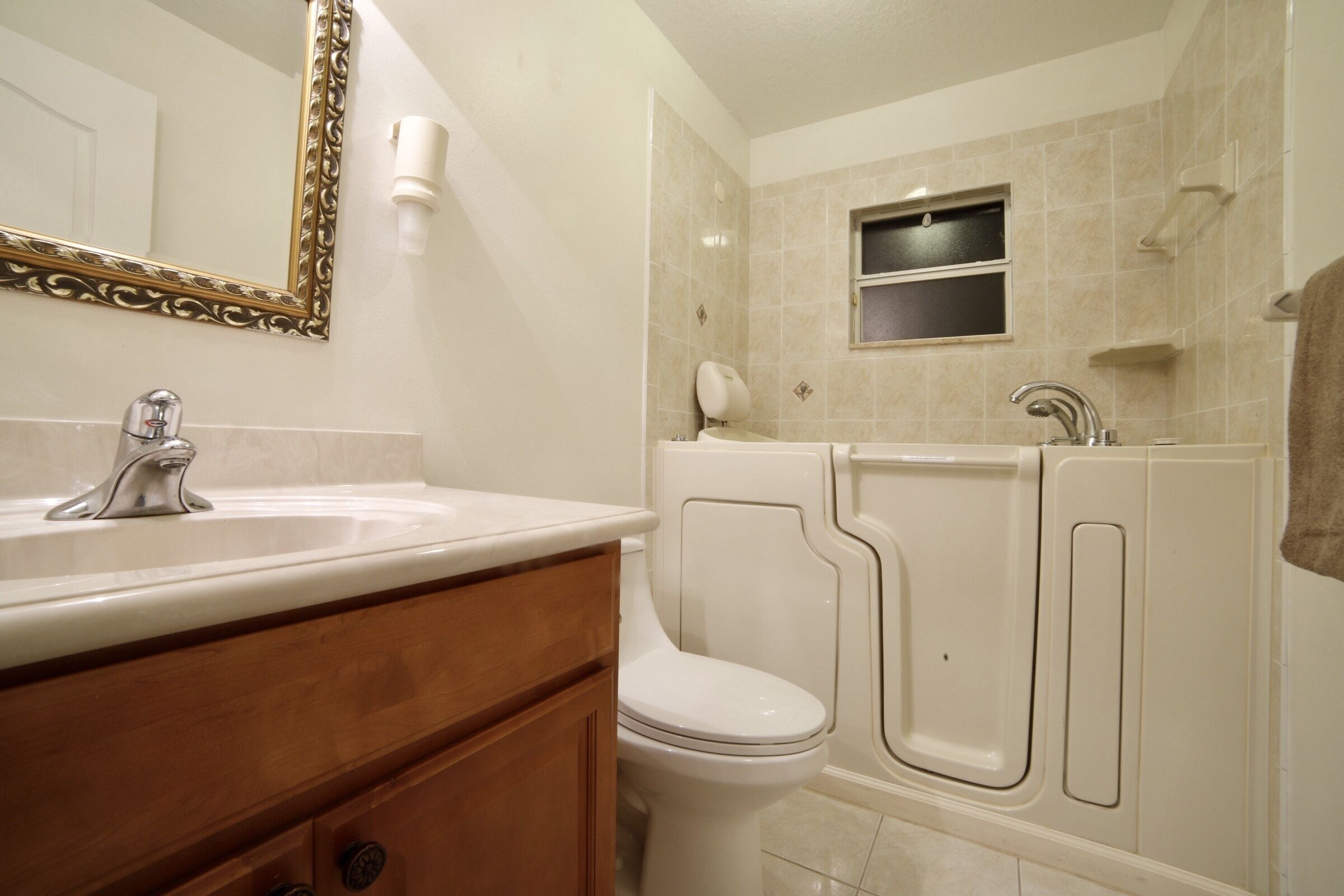 Pet Friendly Vacation Home near Disney/Beaches 