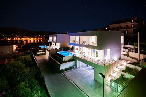 Beautiful  villa Trogir 2 with sea view- 2 min from the beach