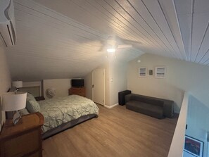 1 室のベッドルーム、アイロン / アイロン台、WiFi (無料)、ベッドシーツ