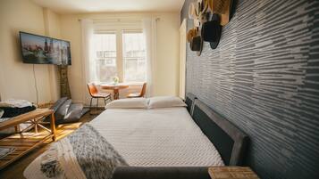 2 bedrooms, iron/ironing board, free WiFi, bed sheets