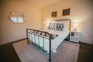 2 chambres, fer et planche à repasser, accès au Wi-Fi (inclus)