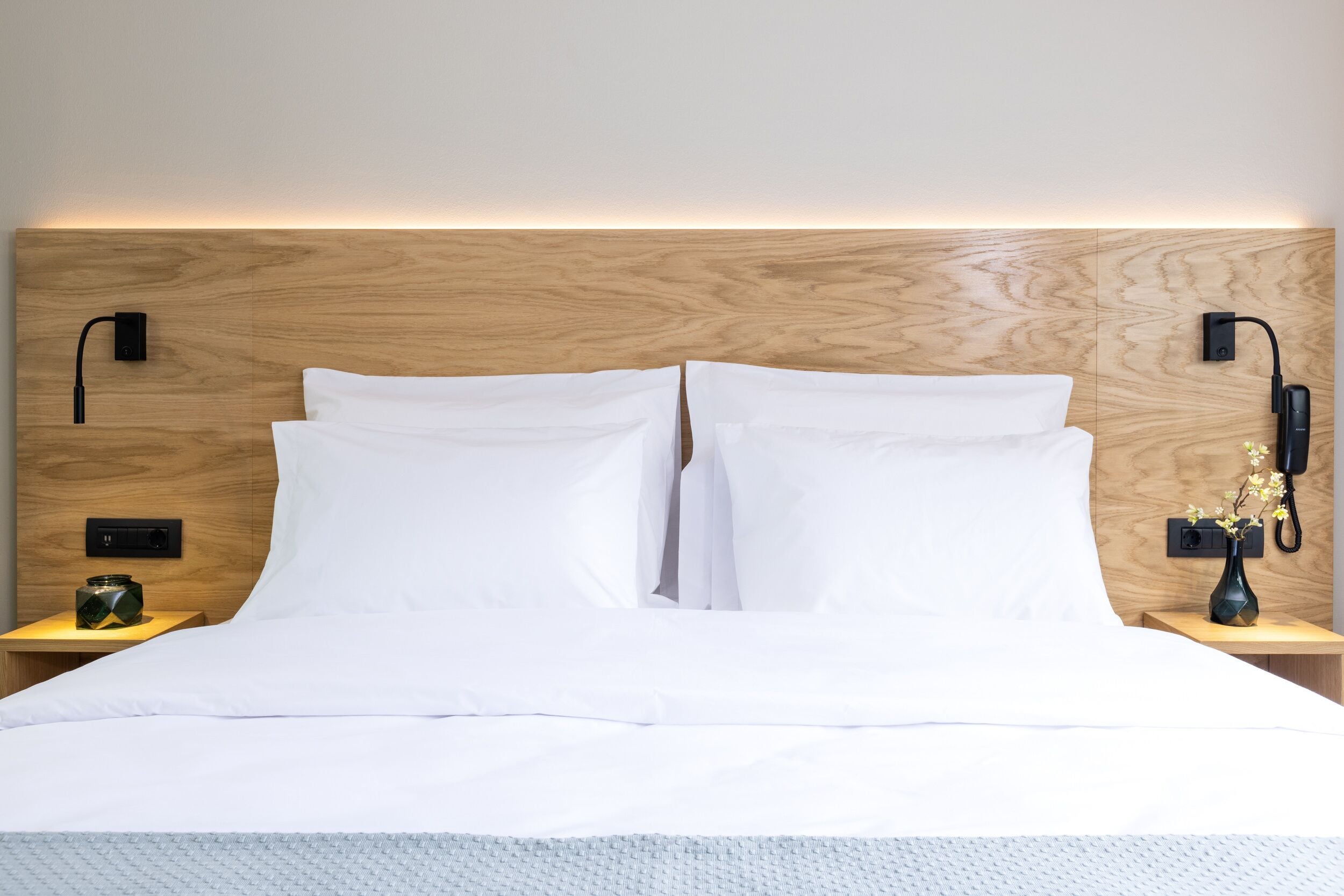 basic double or twin room | 1 bedroom, minibar, individually decorated, individually furnished