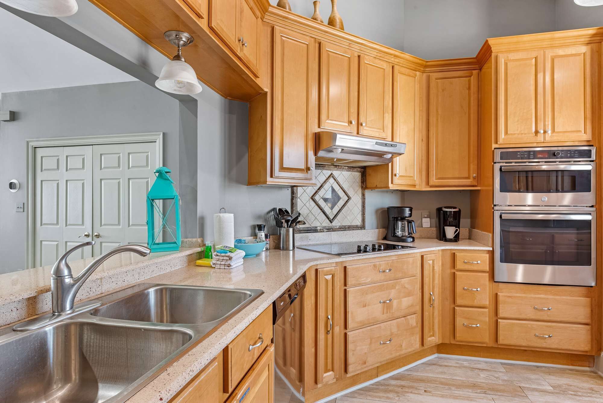 Gulf Front, Sleeps 14, Private Beach, Spacious