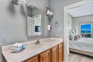 4 bedrooms, desk, iron/ironing board, WiFi - Gulf Front, Sleeps 14, Private Beach, Spacious (Gulf Shores)
