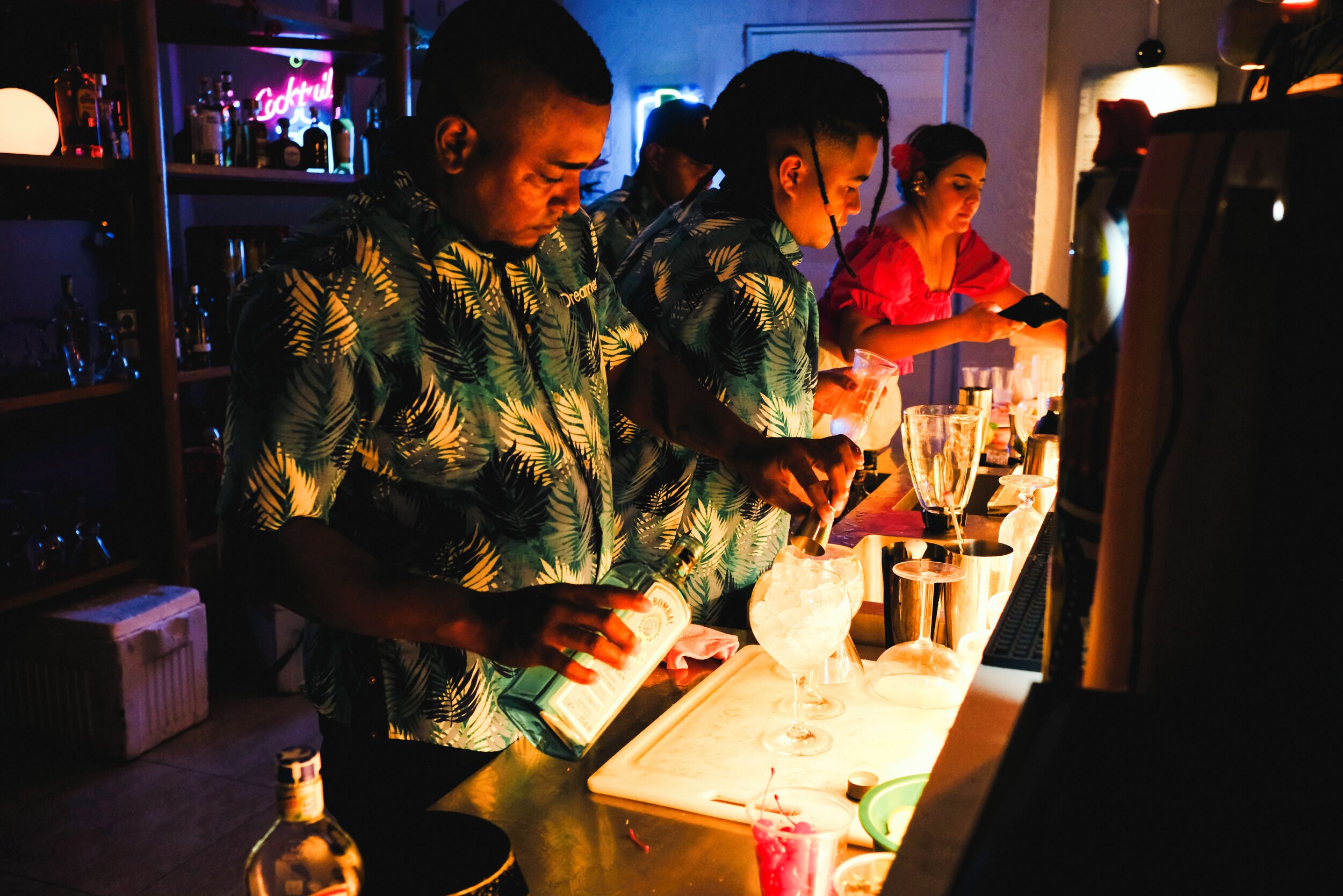 Bar en bord de piscine