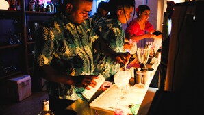 Bar junto a la alberca