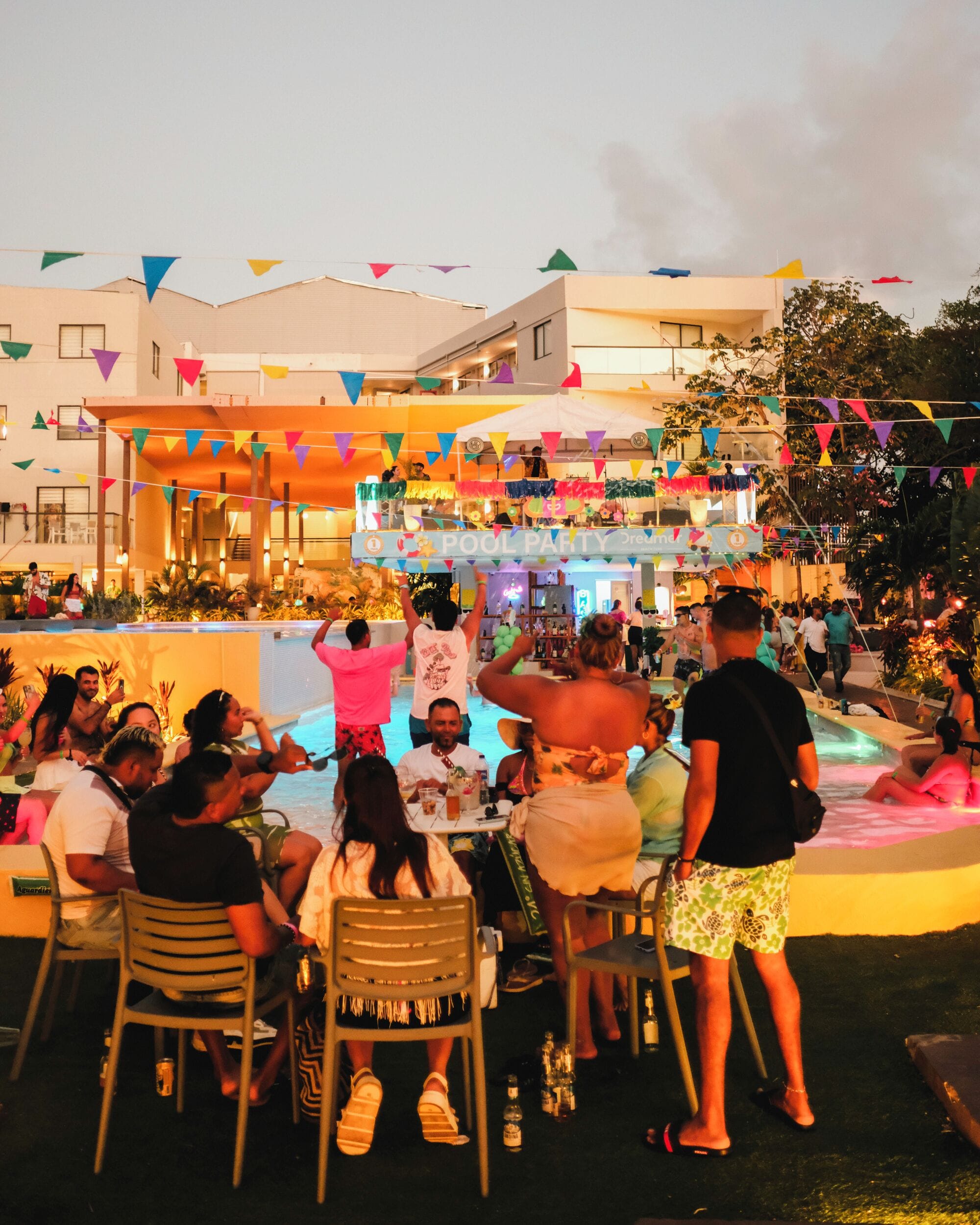 2 outdoor pools
