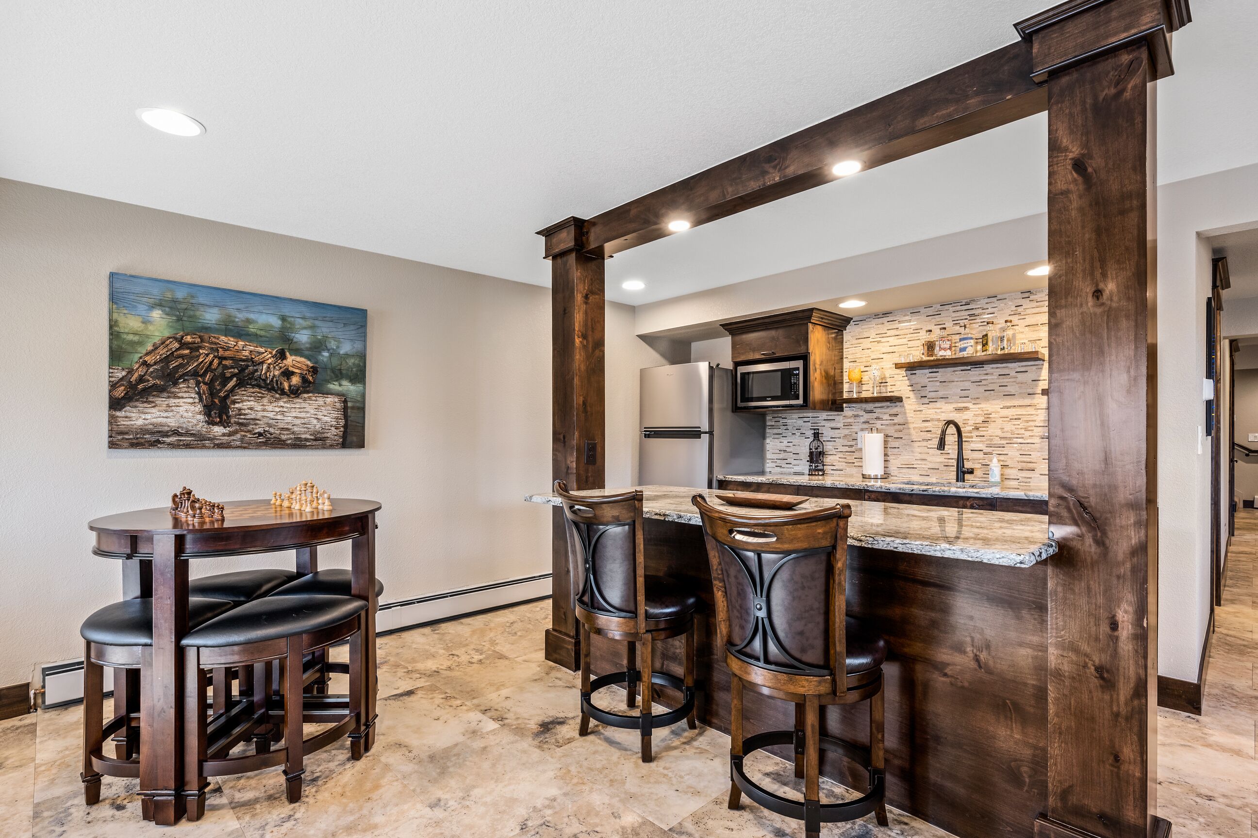 Elk Corner - Beautifully Remodeled Home With Unique Outdoor Courtyard!