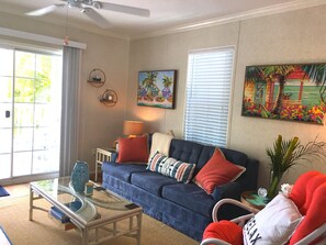 Smart-tv, een dvd-speler en een stereo