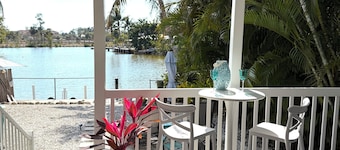 Naples Cottage For Two- Your own private house